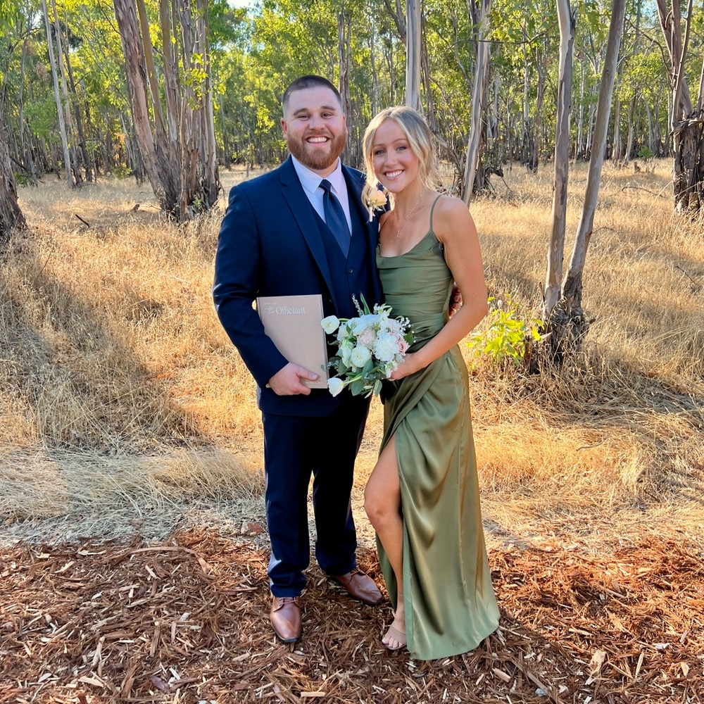 BIRDY GREY: BRIDESMAID DRESS MARTINI GREEN - MATTE SATIN -
STYLE: the Lydia